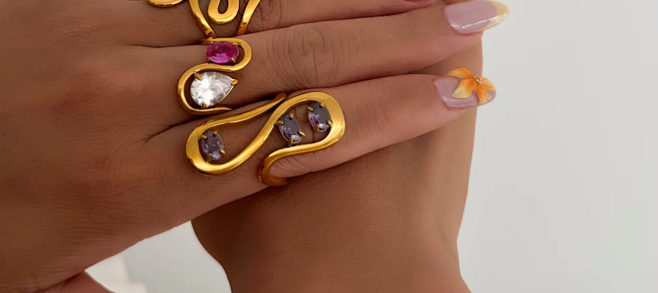 Amour Curve Ring